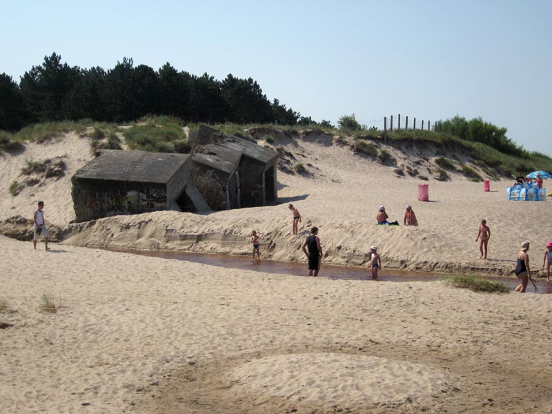 Bunkry na plaży w Bobolinie