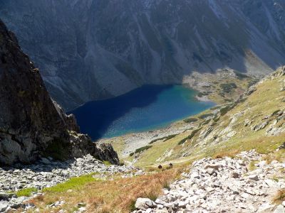 Wyżni Ciemnosmreczyński Staw widok z Wrót Chałubińskiego 